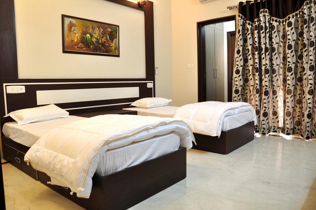 Mohini Home Stay อัครา ภายนอก รูปภาพ
